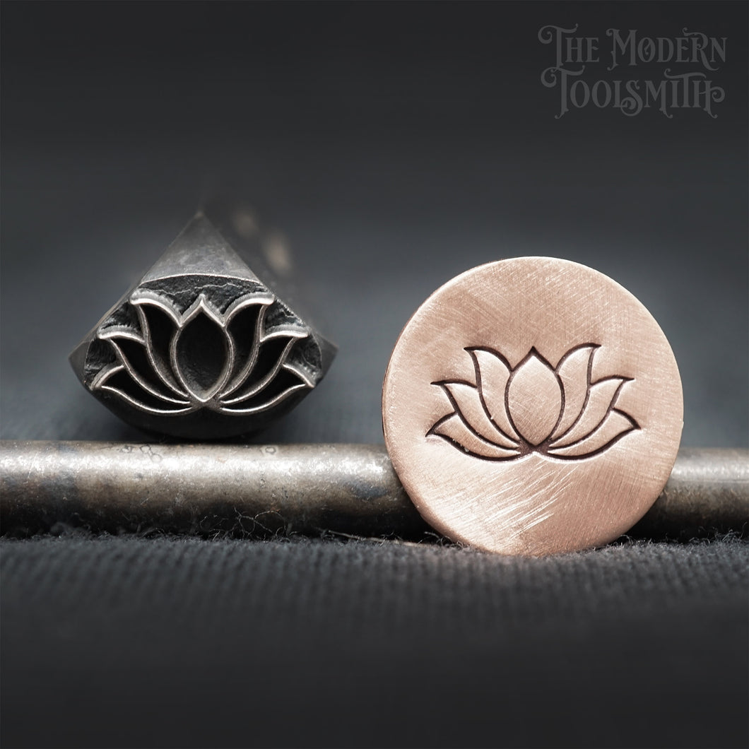 Large Lotus Outline