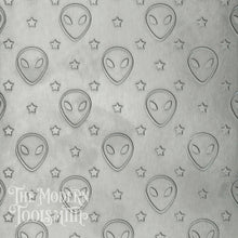 Load image into Gallery viewer, Alien Heads + Stars Texture Plate - TXP34
